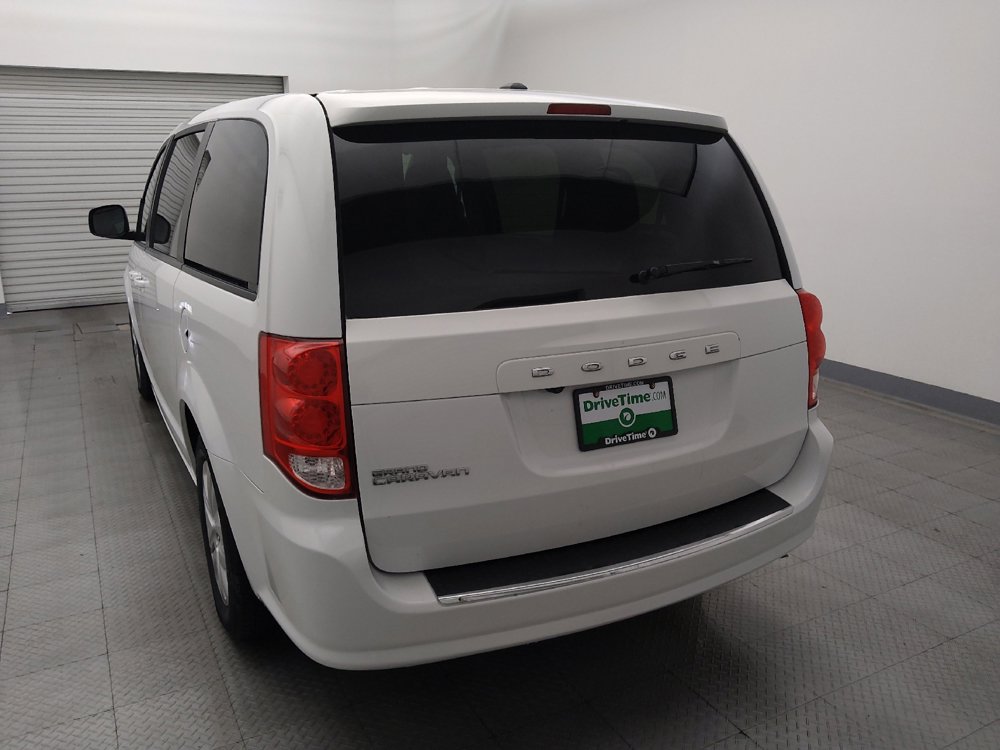 Used 2018 Dodge Grand Caravan SE w/ UConnect Hands-Free Group image 6