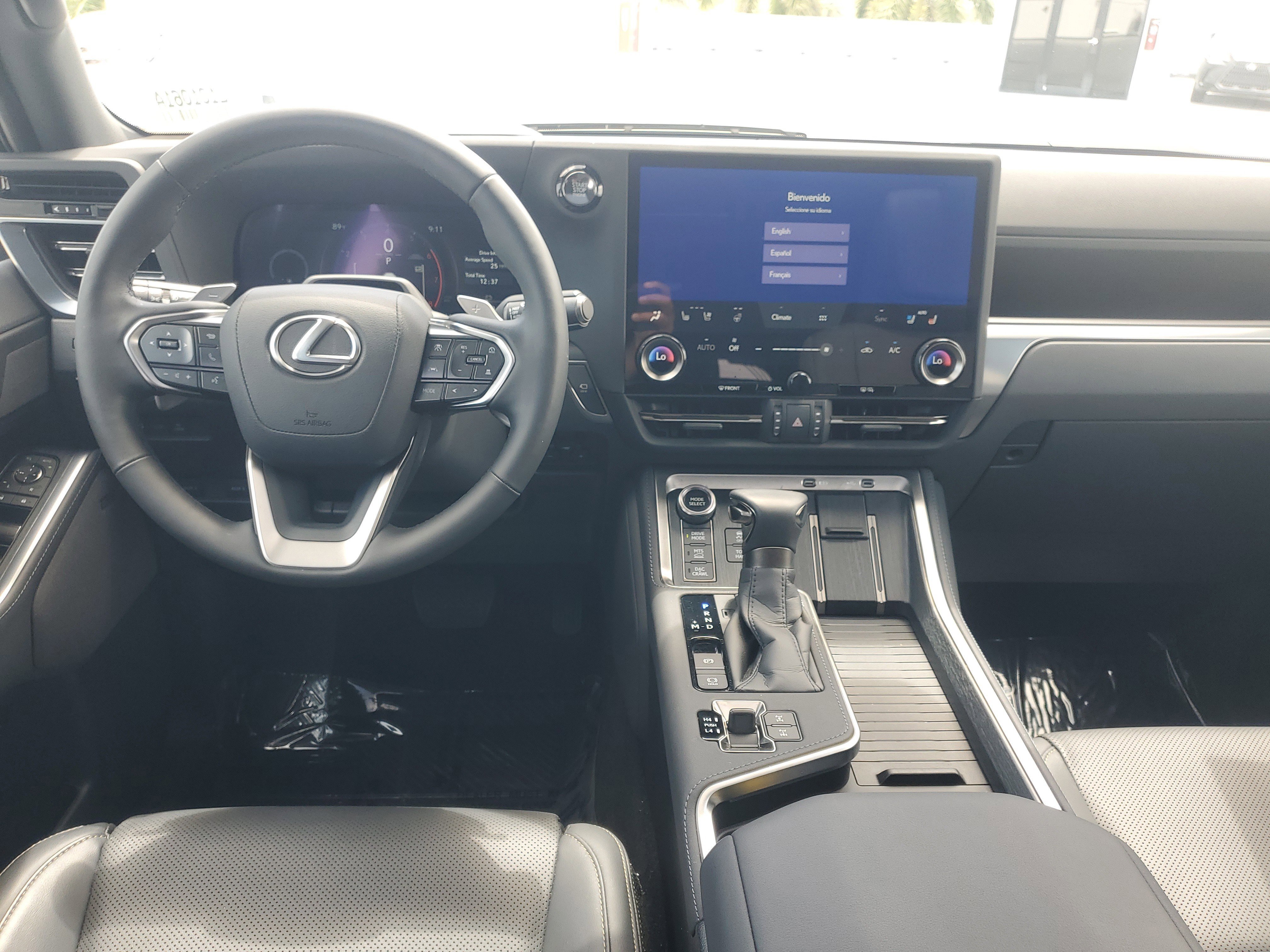 Used 2025 Lexus GX 550 w/ Accessory Package (CT) AWD/4WD image 12