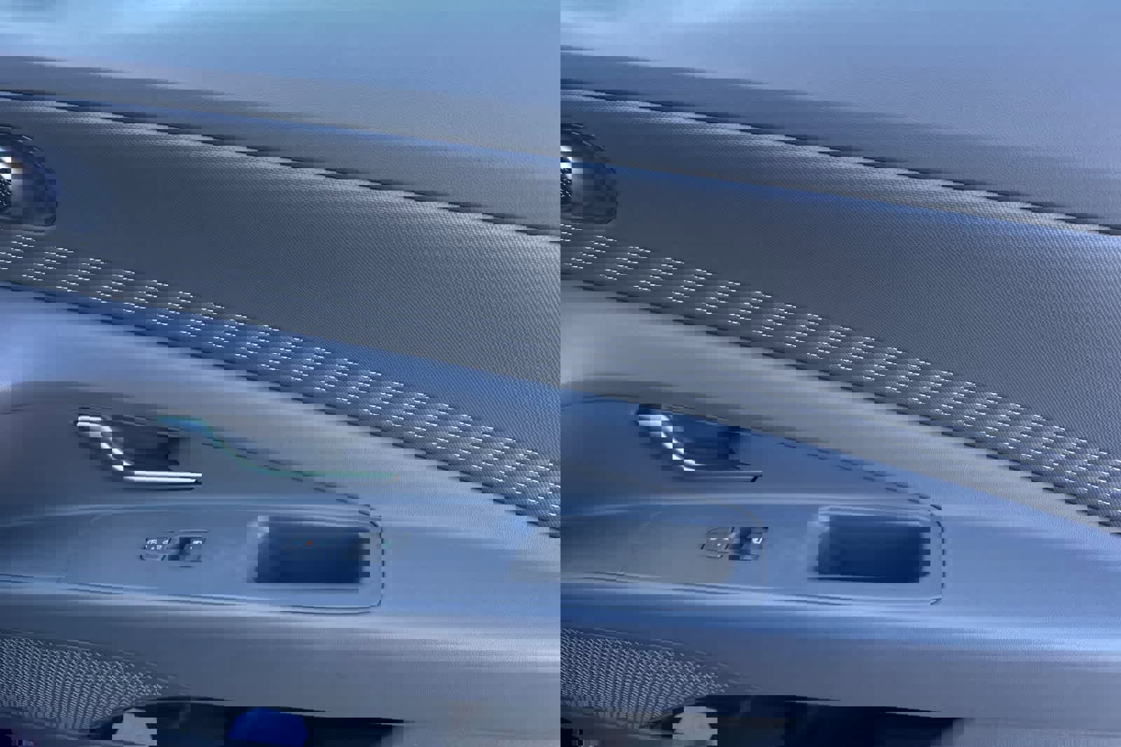 Used 2025 Hyundai Elantra SEL image 18