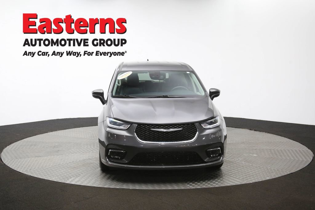 Used 2023 Chrysler Pacifica Touring-L image 53