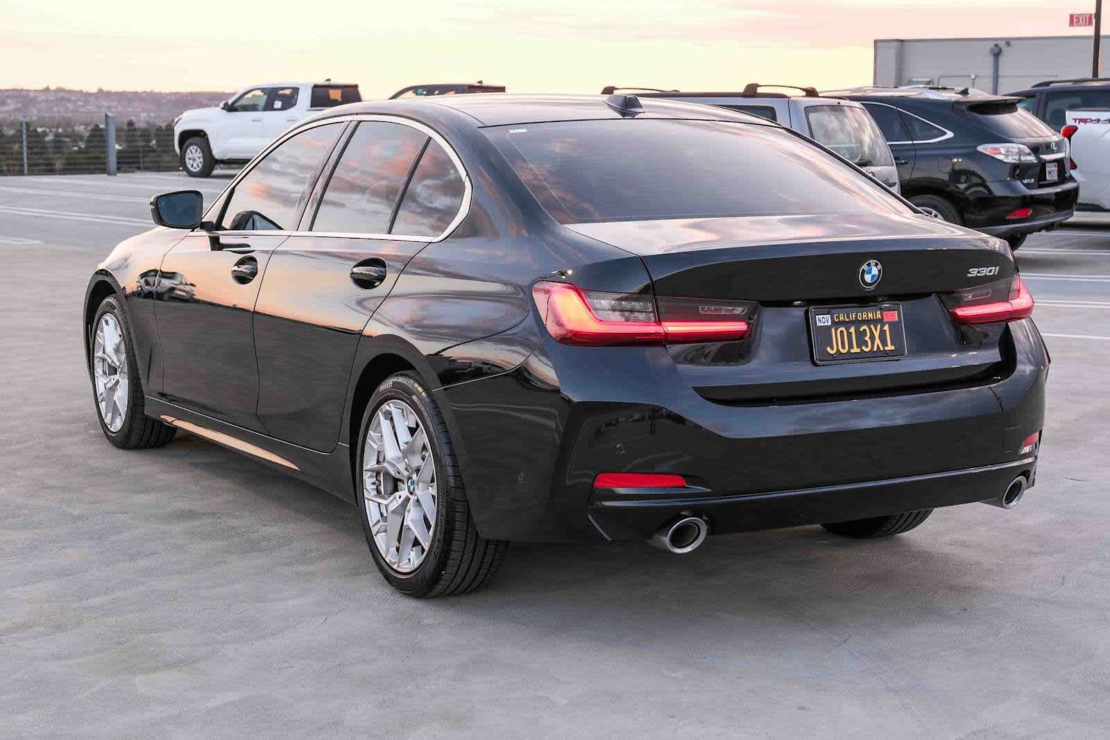 Used 2025 BMW 330i Sedan w/ Convenience Package RWD image 6