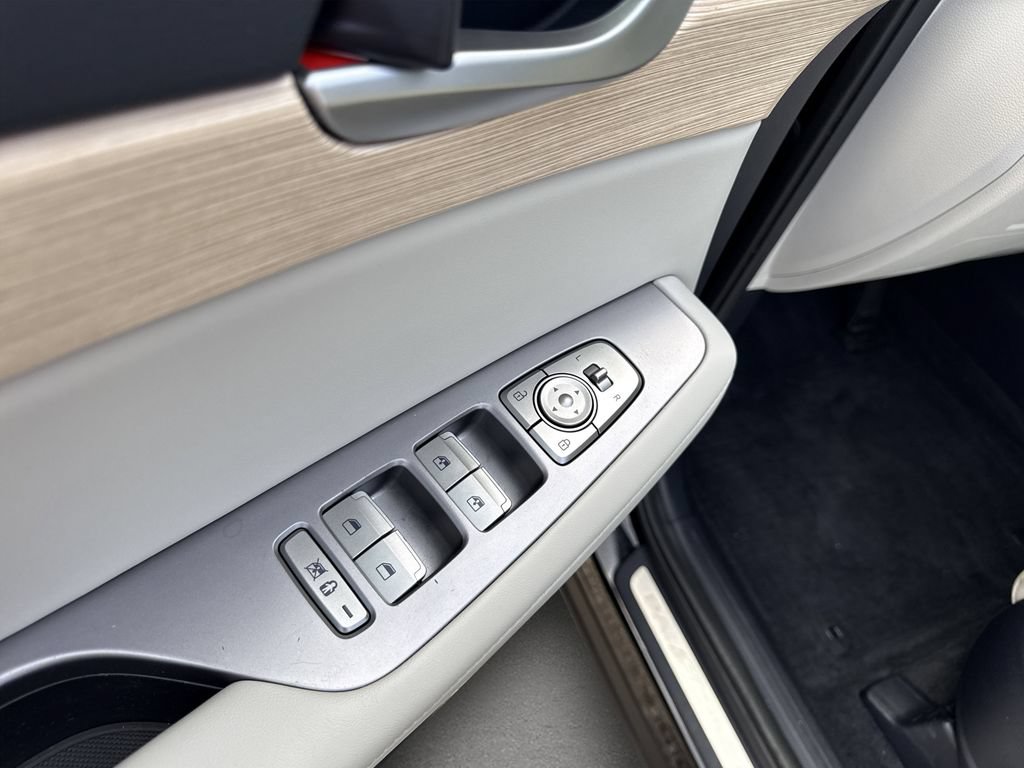 Used 2024 Hyundai Palisade Limited FWD image 19