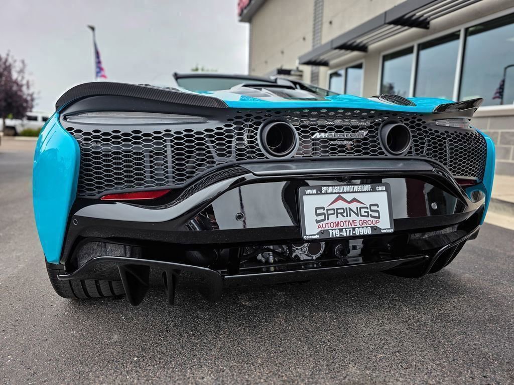 Used 2025 McLaren Artura Spider image 14