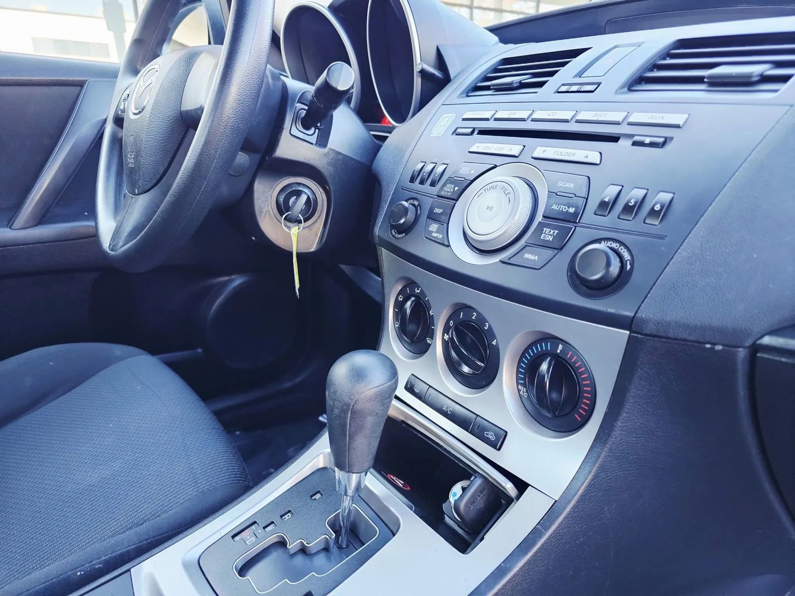 Used 2010 MAZDA MAZDA3 i Sport image 14