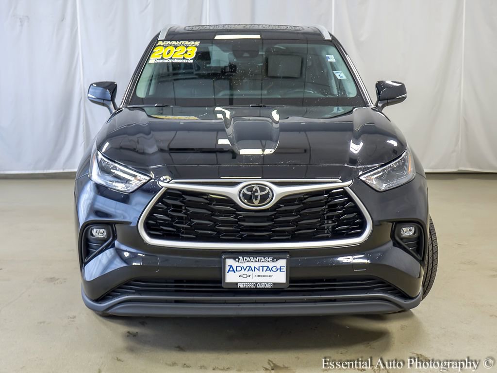 Used 2023 Toyota Highlander XLE AWD/4WD image 5