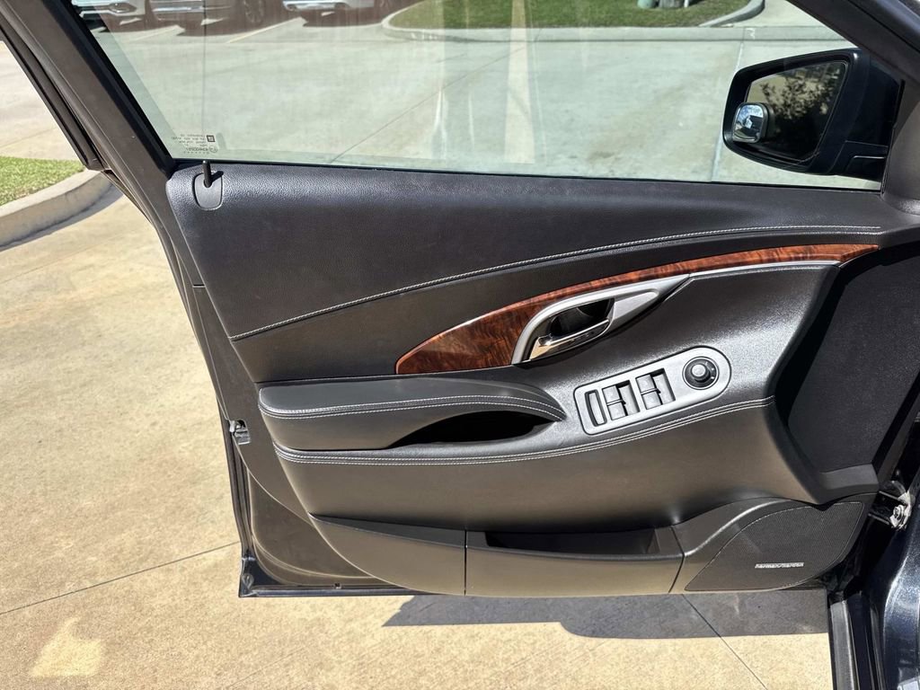 Used 2011 Buick LaCrosse CXL w/ Luxury Package image 21