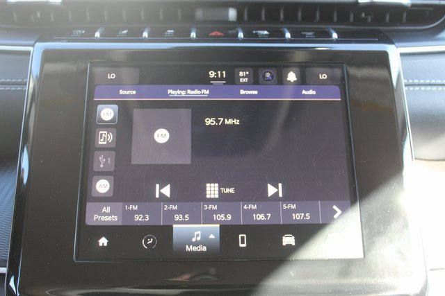 Used 2023 Jeep Grand Cherokee L Laredo image 11