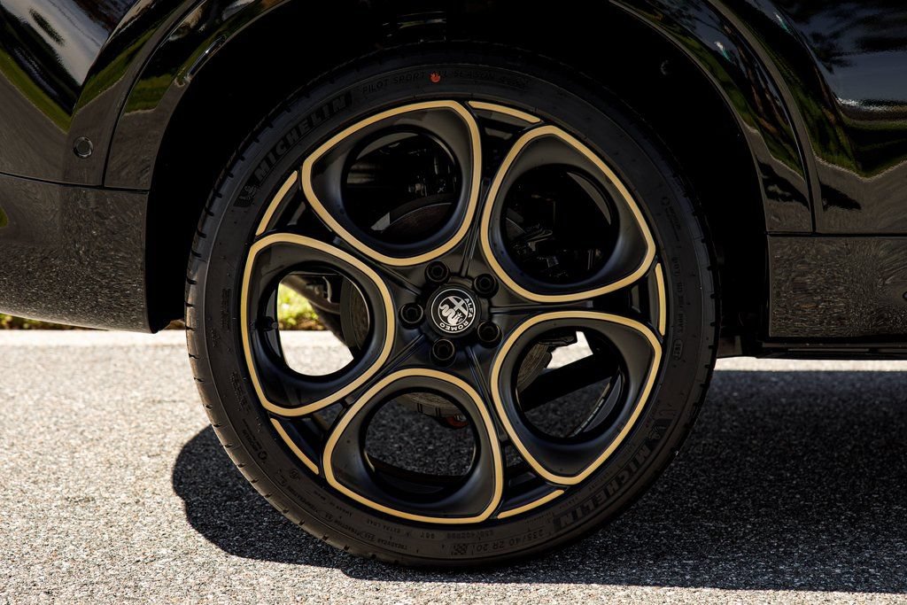 New 2025 Alfa Romeo Tonale AWD/4WD image 10