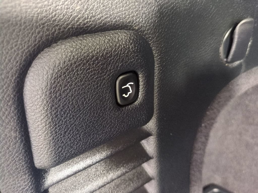 Used 2020 Jeep Grand Cherokee Limited RWD image 15