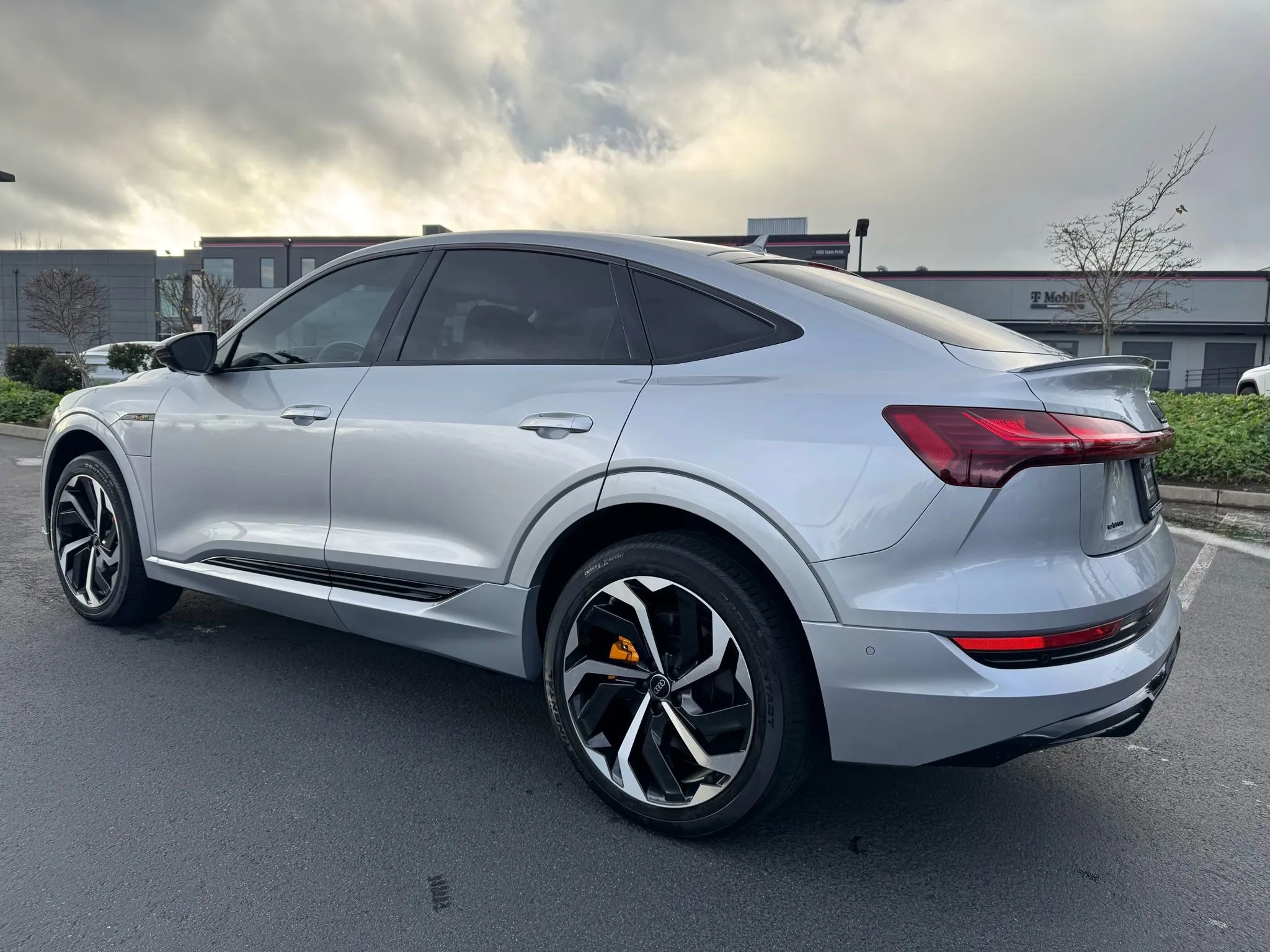 Used 2022 Audi e-tron Premium Plus w/ Premium Plus Package image 7