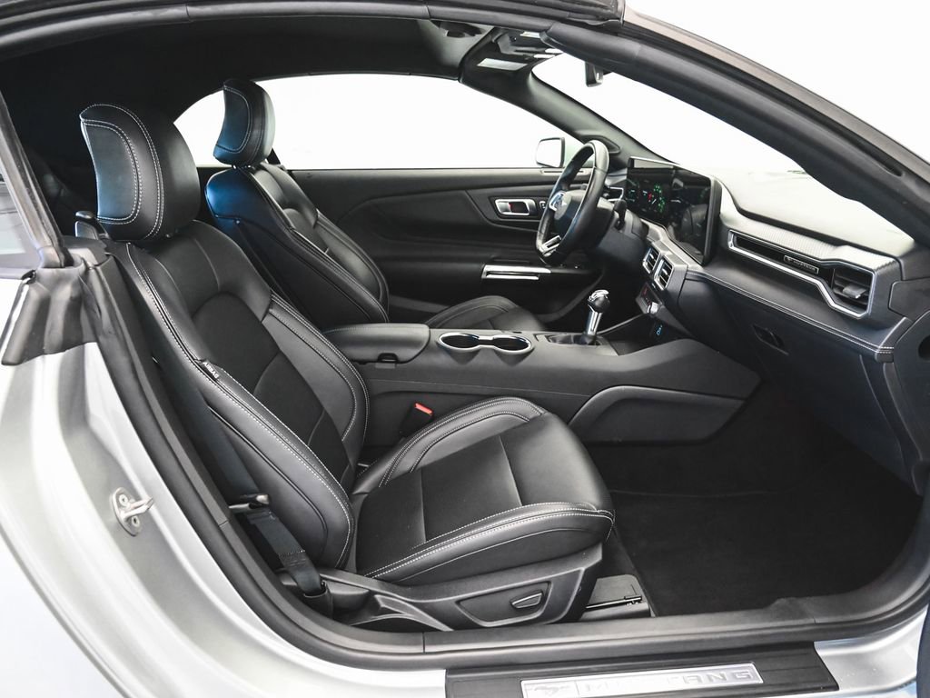 Used 2025 Ford Mustang Premium image 36