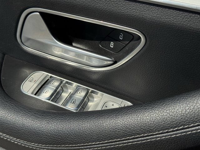 Used 2025 Mercedes-Benz GLS 450 4MATIC image 26