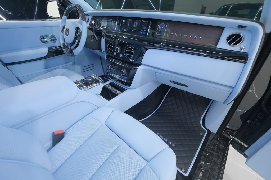 Used 2026 Rolls-Royce Phantom Sedan RWD image 59