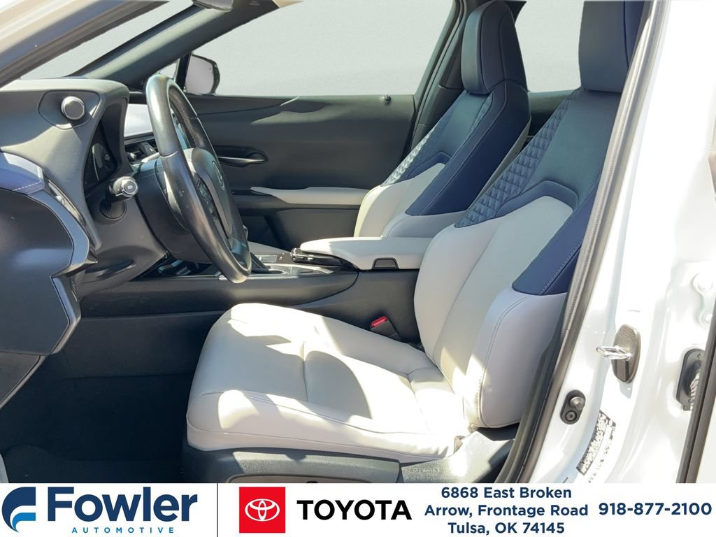 Used 2022 Lexus UX 200 w/ Premium Package FWD image 9