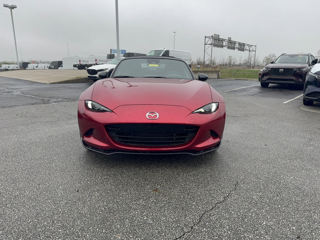 New 2026 MAZDA MX-5 Miata Club w/ Interior Package RWD image 2