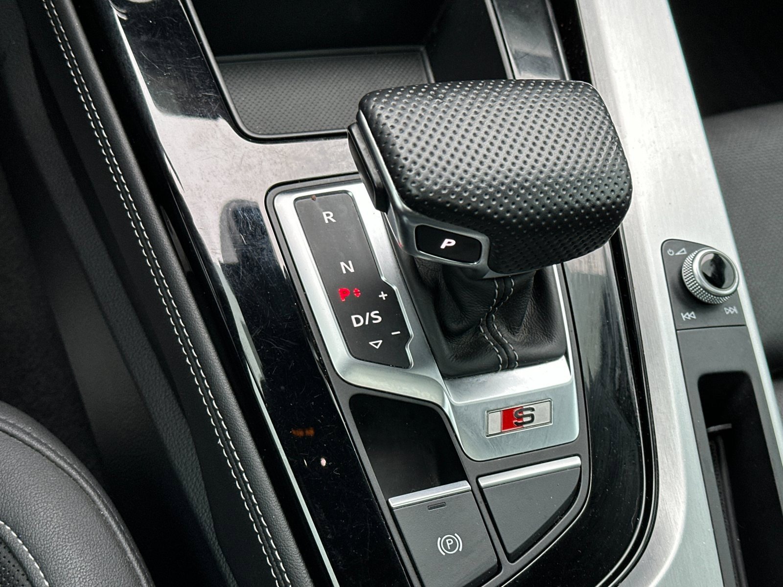 Used 2021 Audi S4 Premium Plus w/ Premium Plus Package image 19