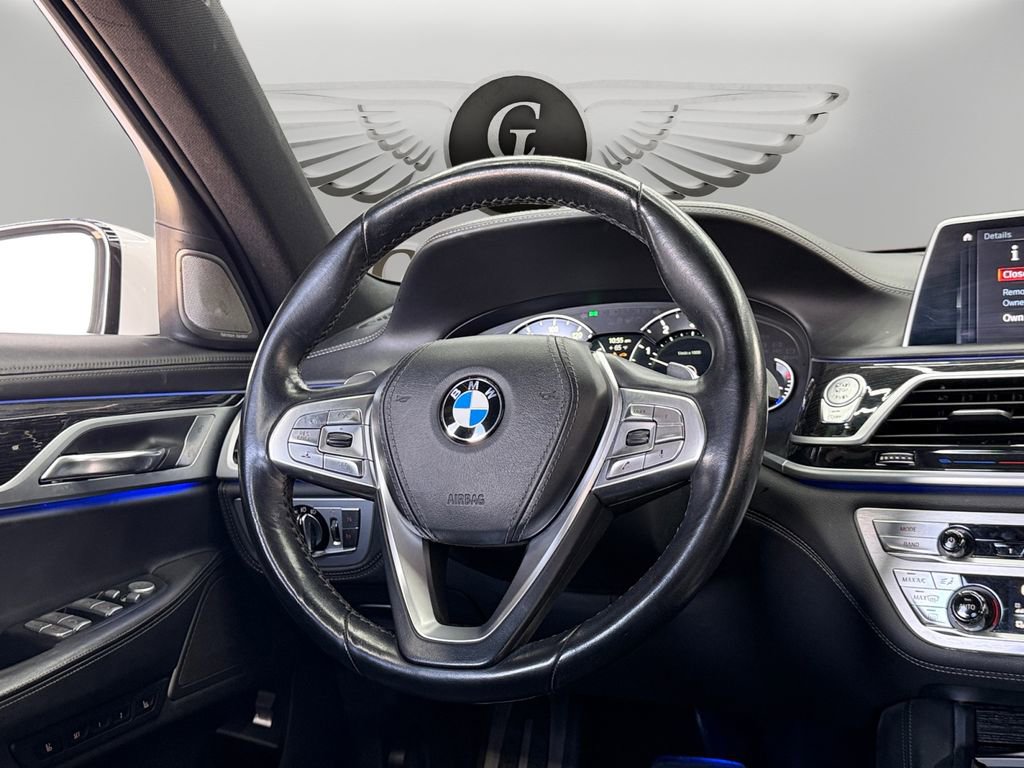 Used 2019 BMW 750i image 12