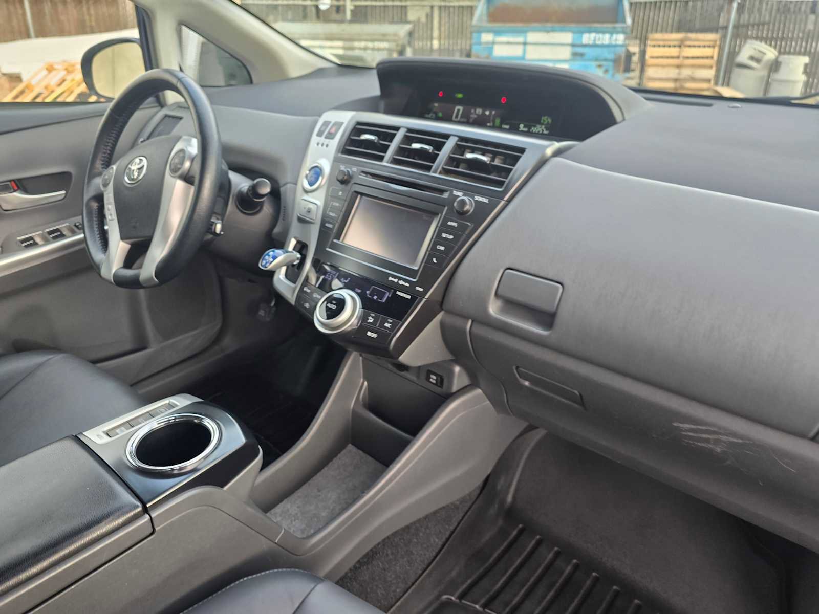 Used 2014 Toyota Prius V Five image 12