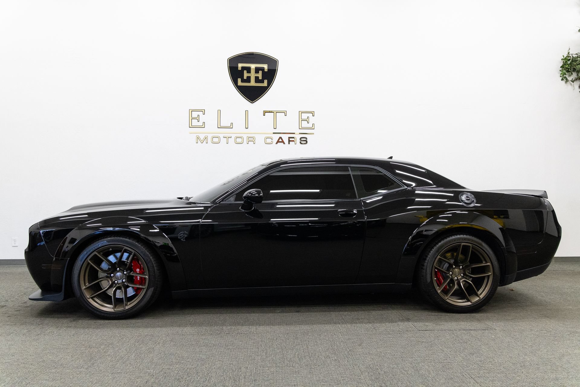 Used 2020 Dodge Challenger SRT Hellcat Redeye RWD image 2