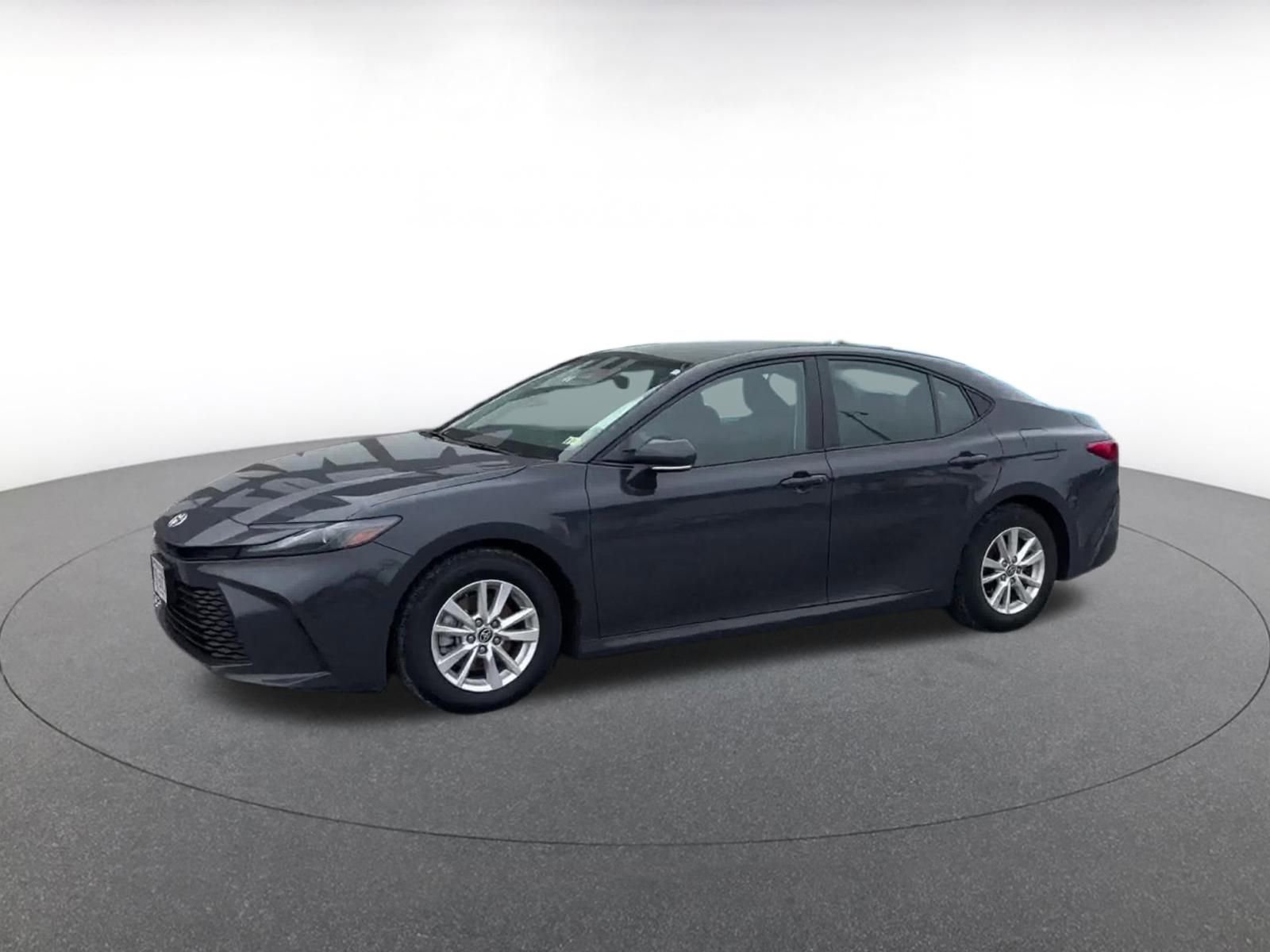 Used 2025 Toyota Camry LE image 8