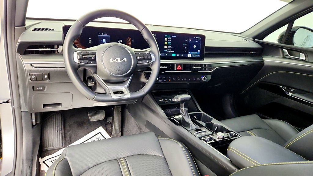 Used 2025 Kia K5 GT FWD image 13