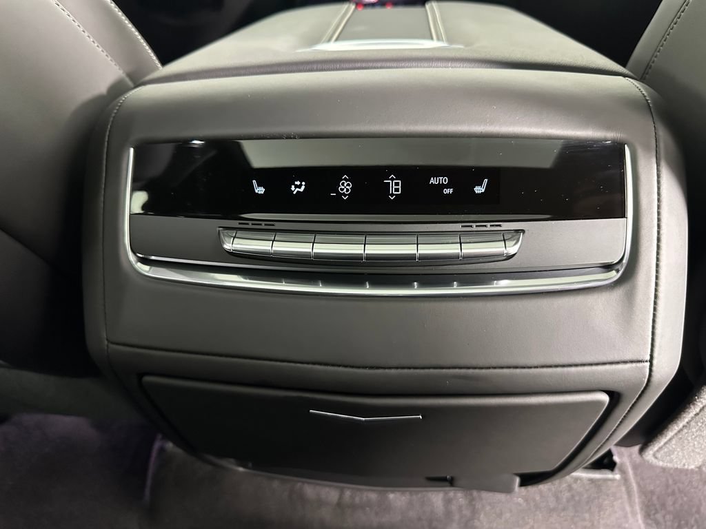 Used 2026 Cadillac Escalade V w/ LPO, ONYX Package AWD/4WD image 38