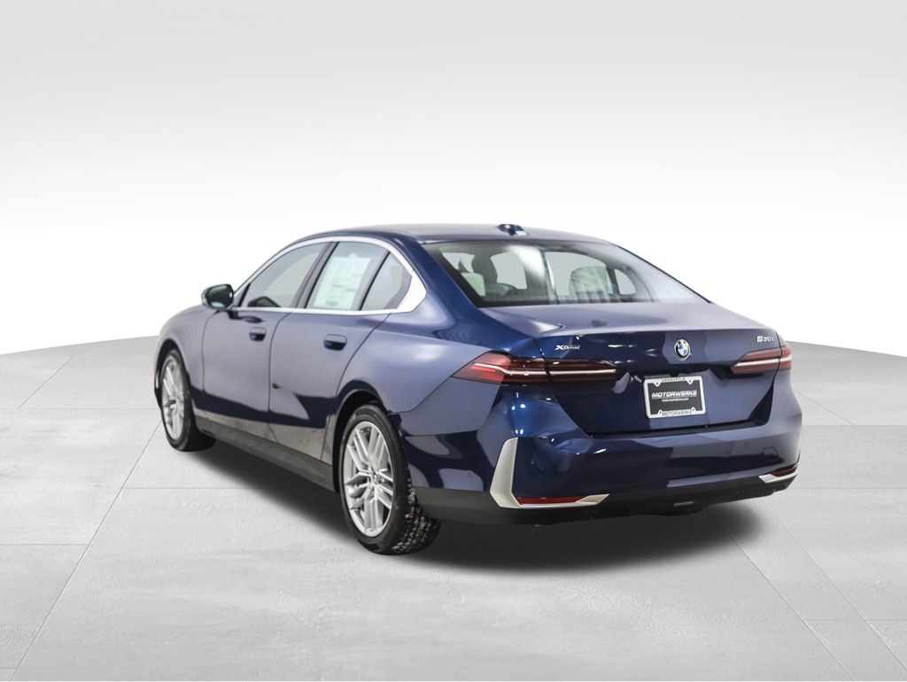 Certified 2025 BMW 530i xDrive w/ Premium Package image 3