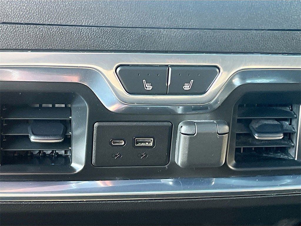 Used 2021 Chevrolet Silverado 1500 High Country w/ Technology Package image 27