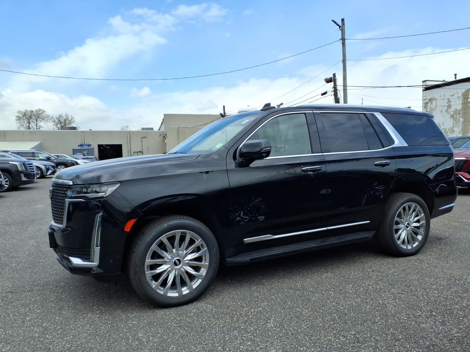 Used 2023 Cadillac Escalade Premium Luxury AWD/4WD image 8