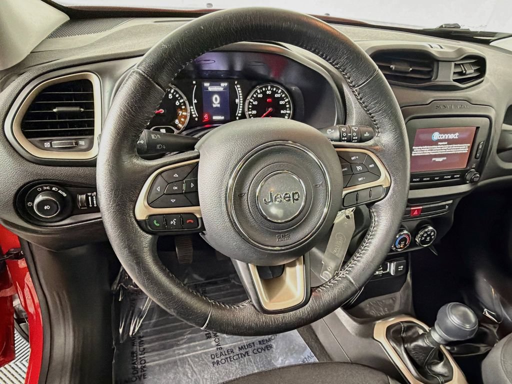 Used 2015 Jeep Renegade Latitude w/ Cold Weather Group II FWD image 11