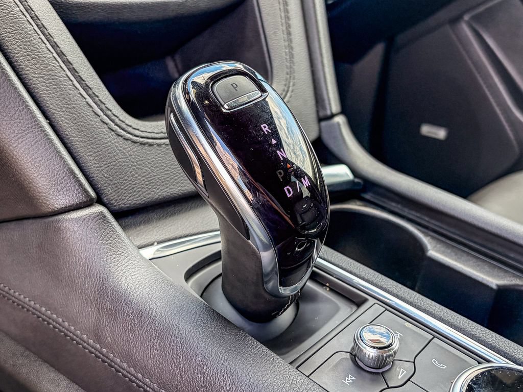 Certified 2025 Cadillac XT6 Luxury FWD image 36