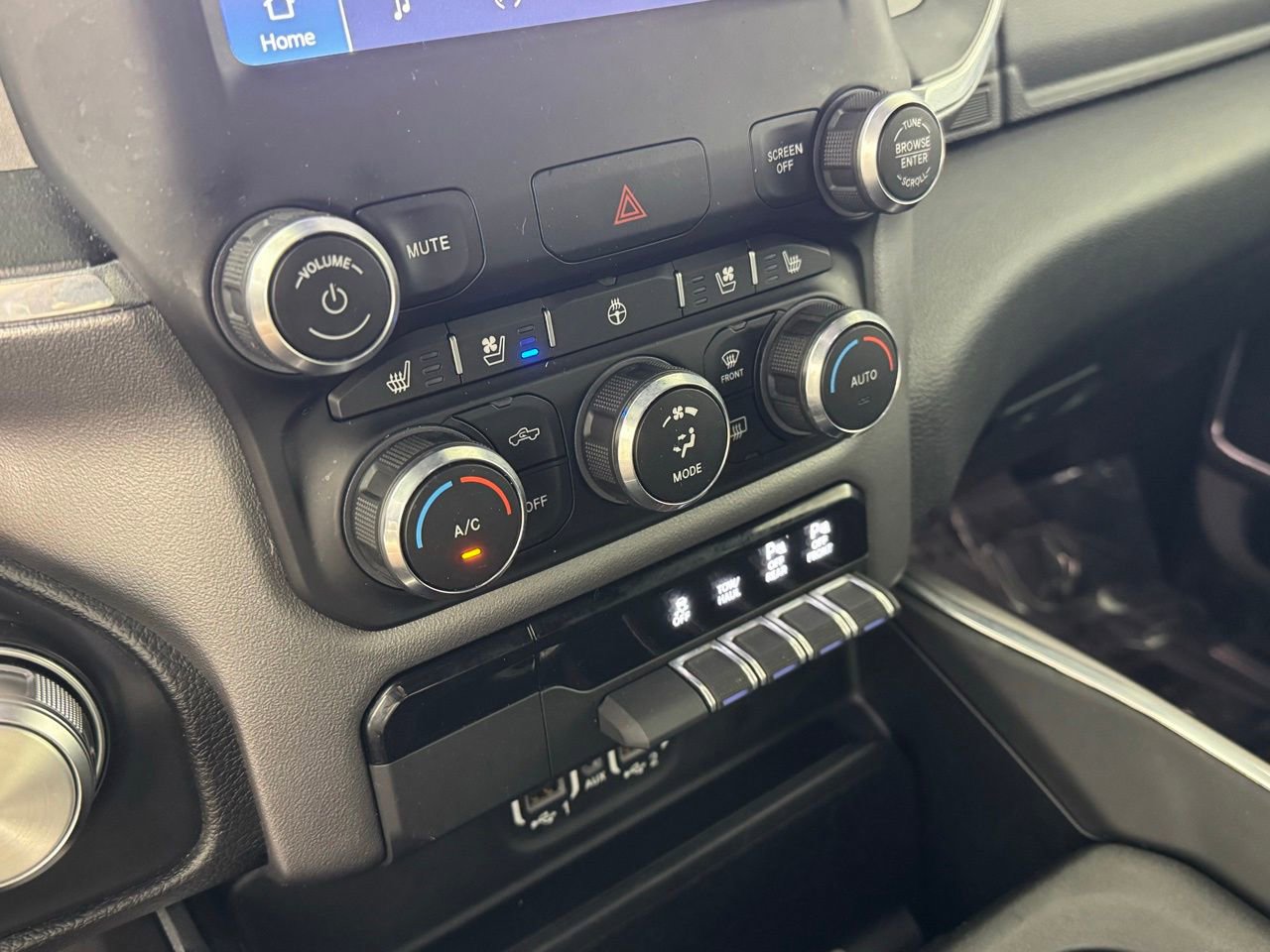 Used 2022 RAM 1500 Laramie w/ Sport Appearance Package AWD/4WD image 24