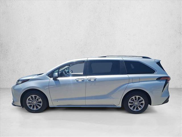 Certified 2021 Toyota Sienna LE w/ LE Plus Package AWD/4WD image 9