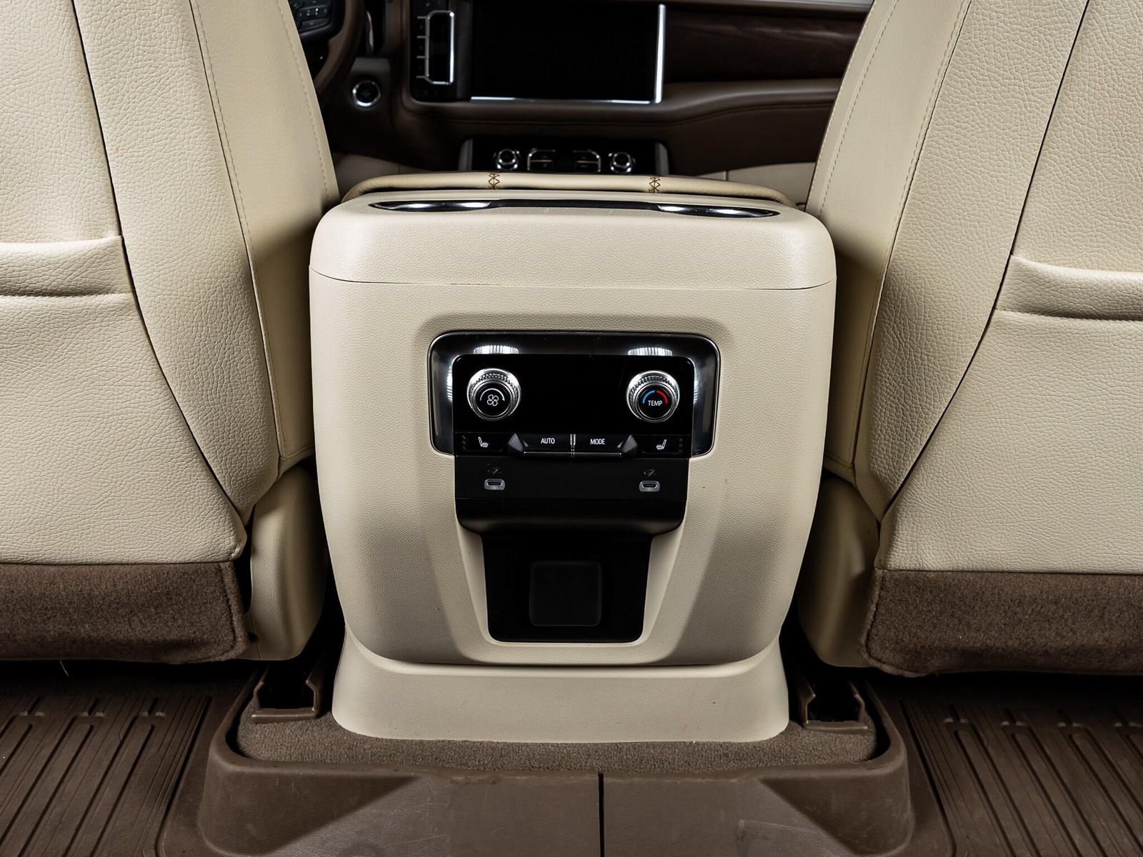 Used 2023 GMC Yukon Denali AWD/4WD image 29