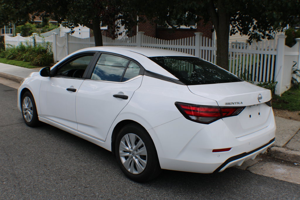 Used 2024 Nissan Sentra S FWD image 8