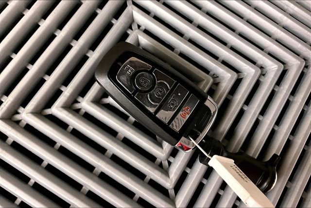 Used 2025 Lincoln Navigator Reserve image 12