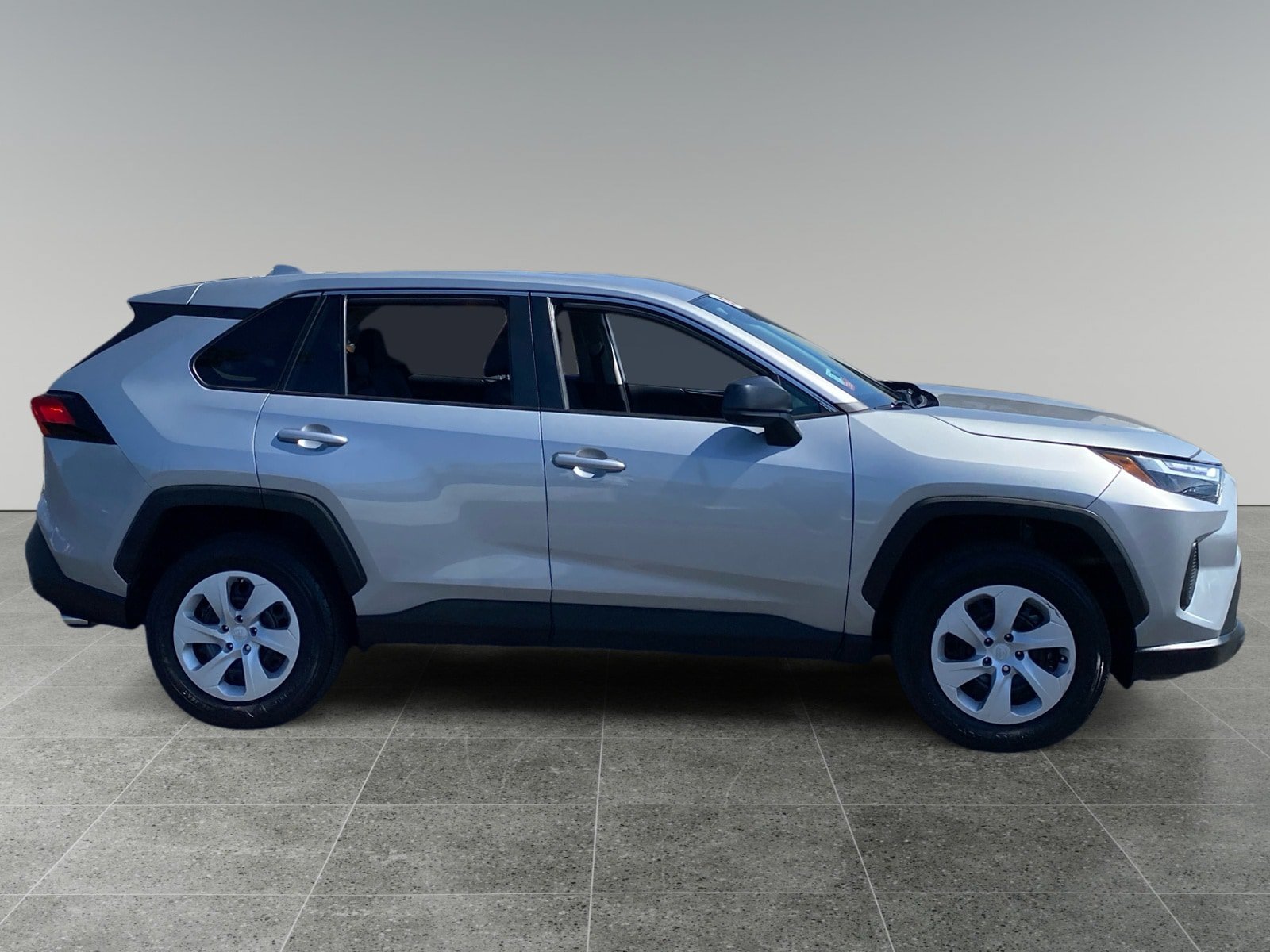 Used 2025 Toyota RAV4 LE AWD/4WD image 6