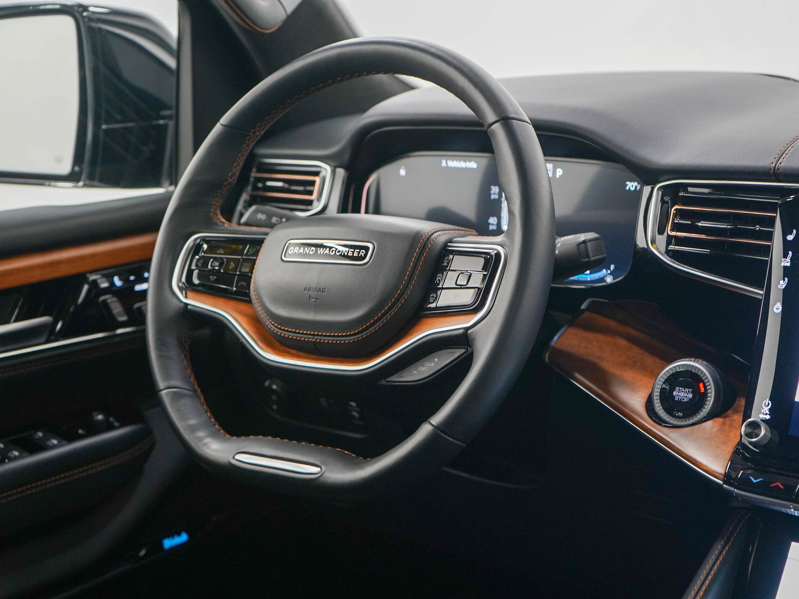 Used 2024 Jeep Grand Wagoneer L Series III image 15