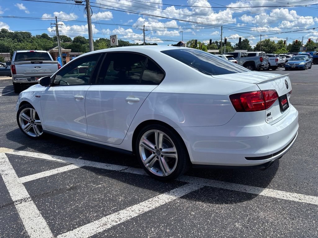 Used 2017 Volkswagen Jetta GLI FWD image 4