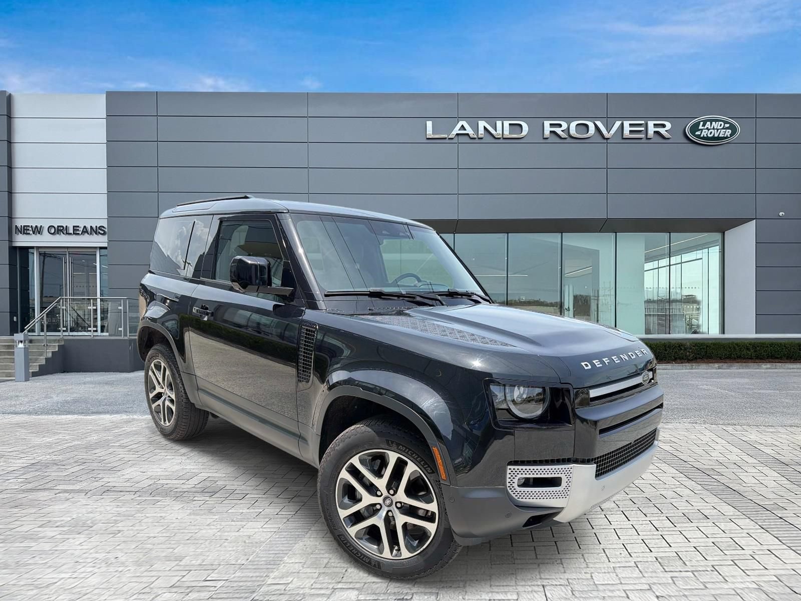 Used 2025 Land Rover Defender 90 S AWD/4WD image 5