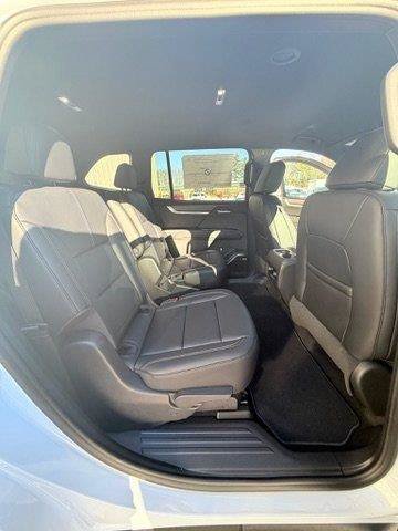 New 2026 GMC Acadia Elevation w/ Elevation Premium Package AWD/4WD image 32