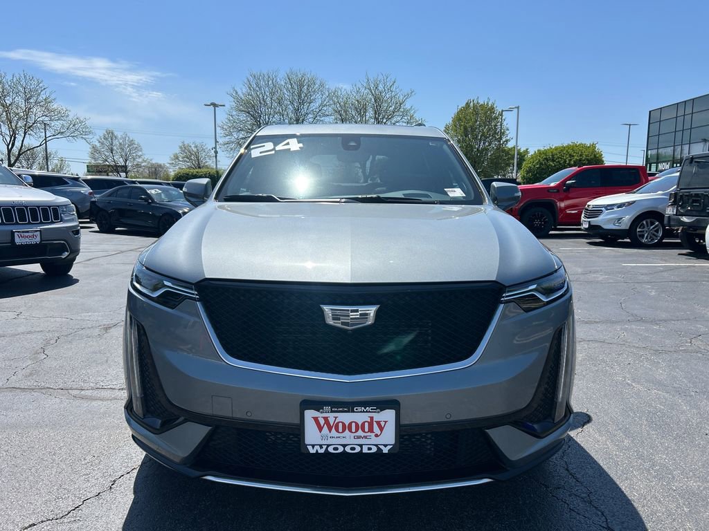 Used 2024 Cadillac XT6 Sport w/ Technology Package AWD/4WD image 4