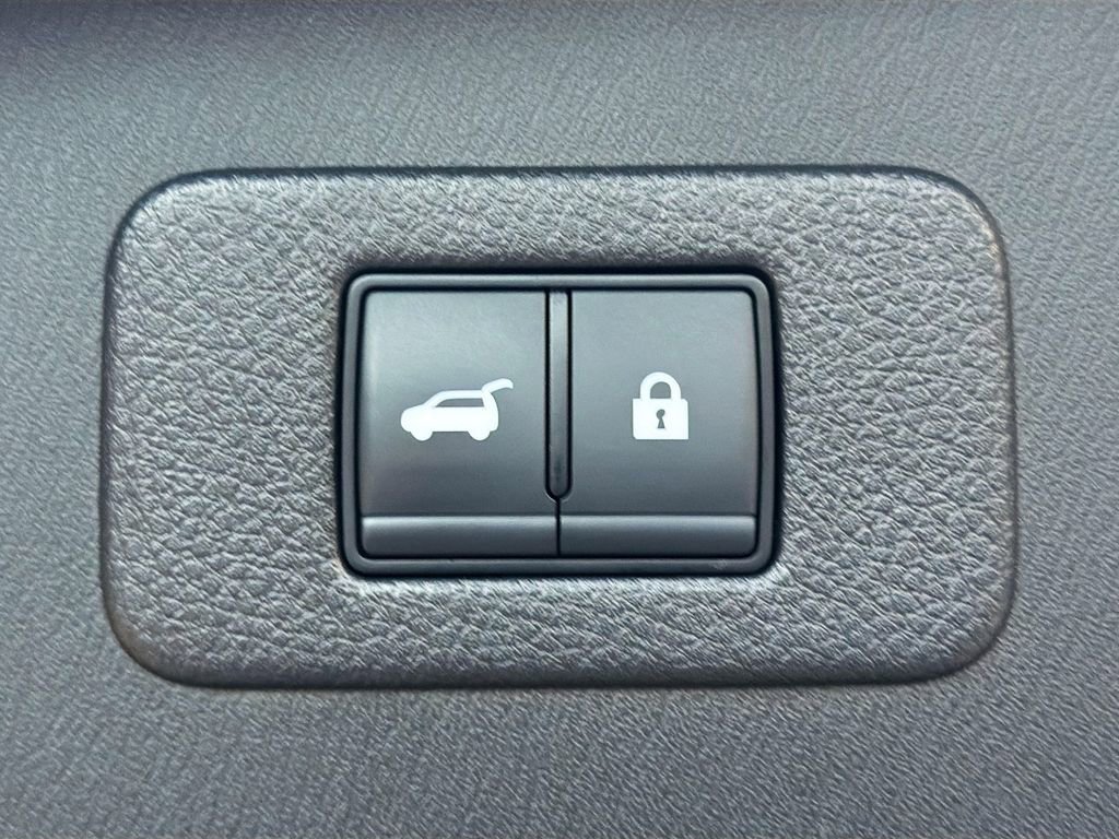 Used 2024 Nissan Armada SL image 13