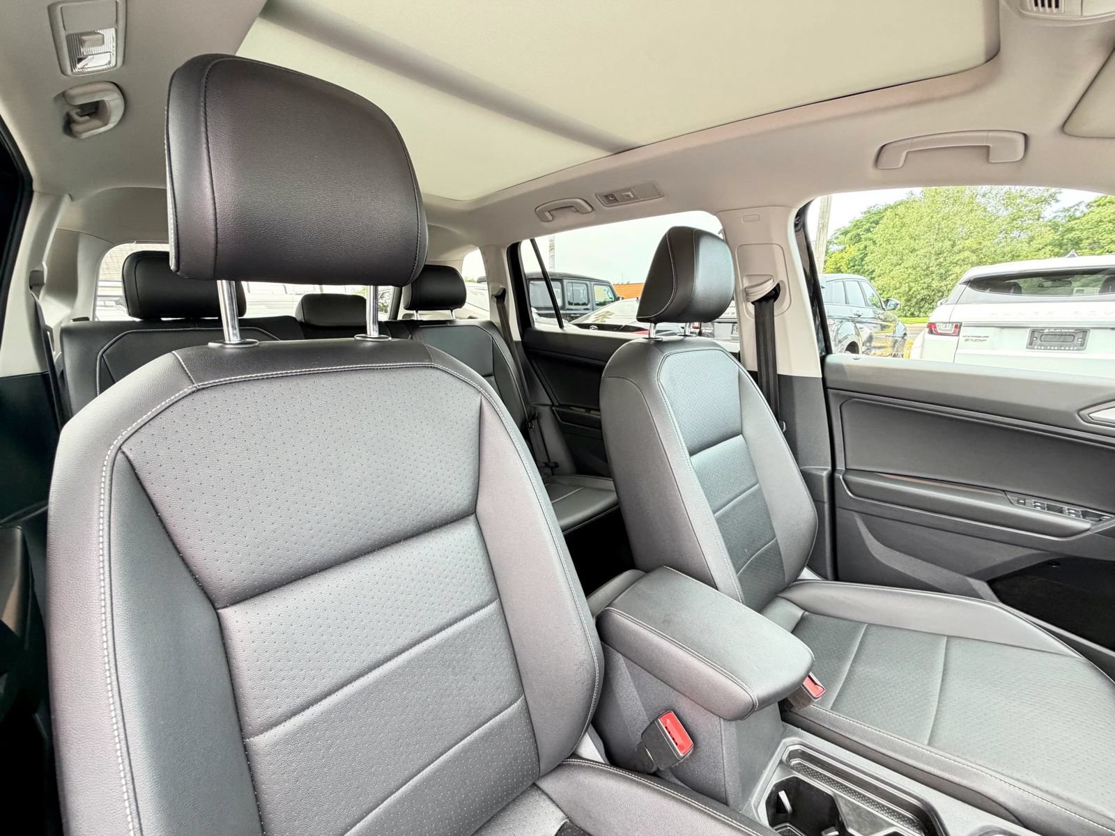 Used 2021 Volkswagen Tiguan SE w/ Panoramic Sunroof Package AWD/4WD image 41