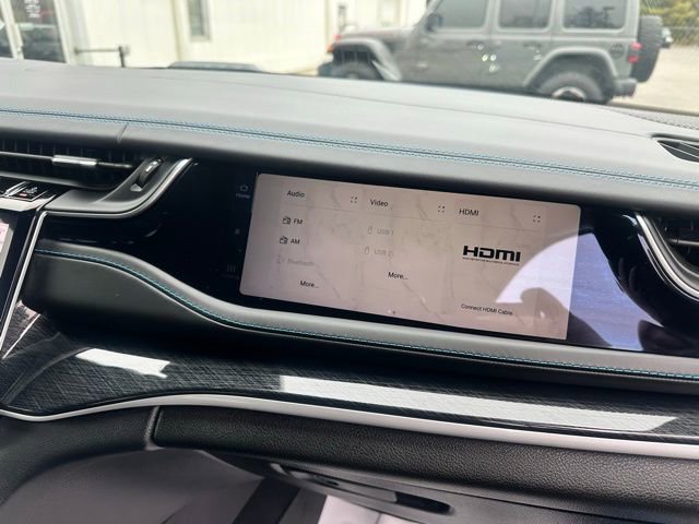 Used 2022 Jeep Grand Cherokee Trailhawk w/ Luxury Tech Group III image 14