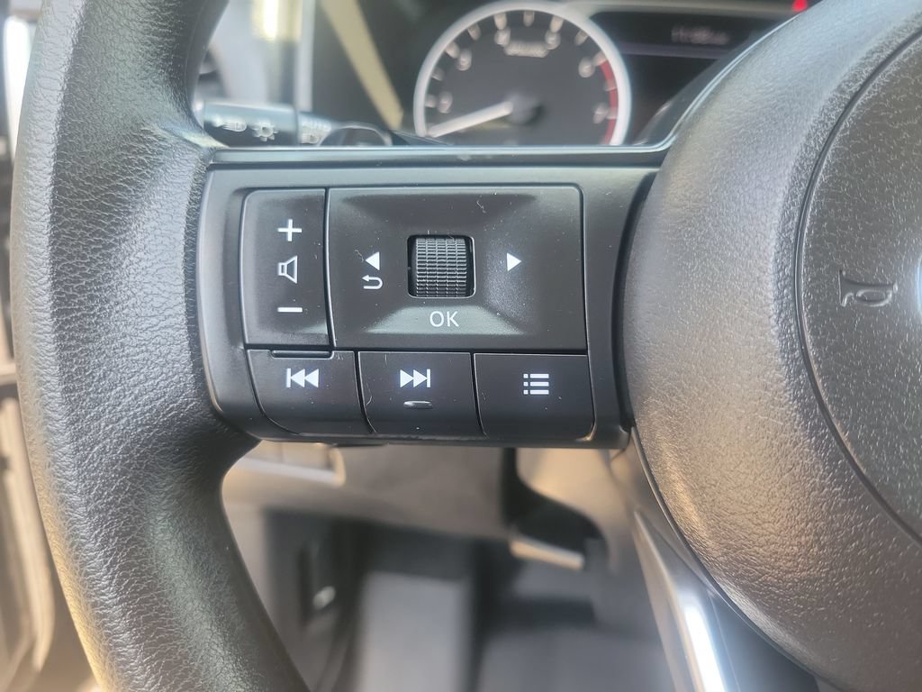 Used 2024 Nissan Rogue S FWD image 19