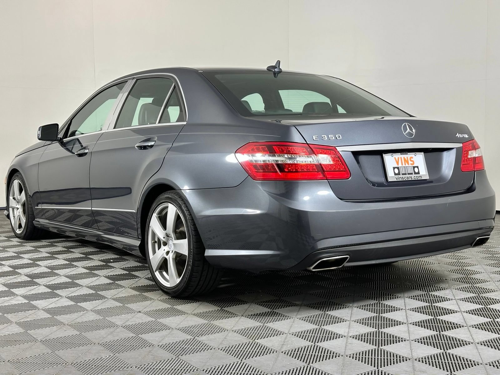 Used 2011 Mercedes-Benz E 350 4MATIC Sedan image 32