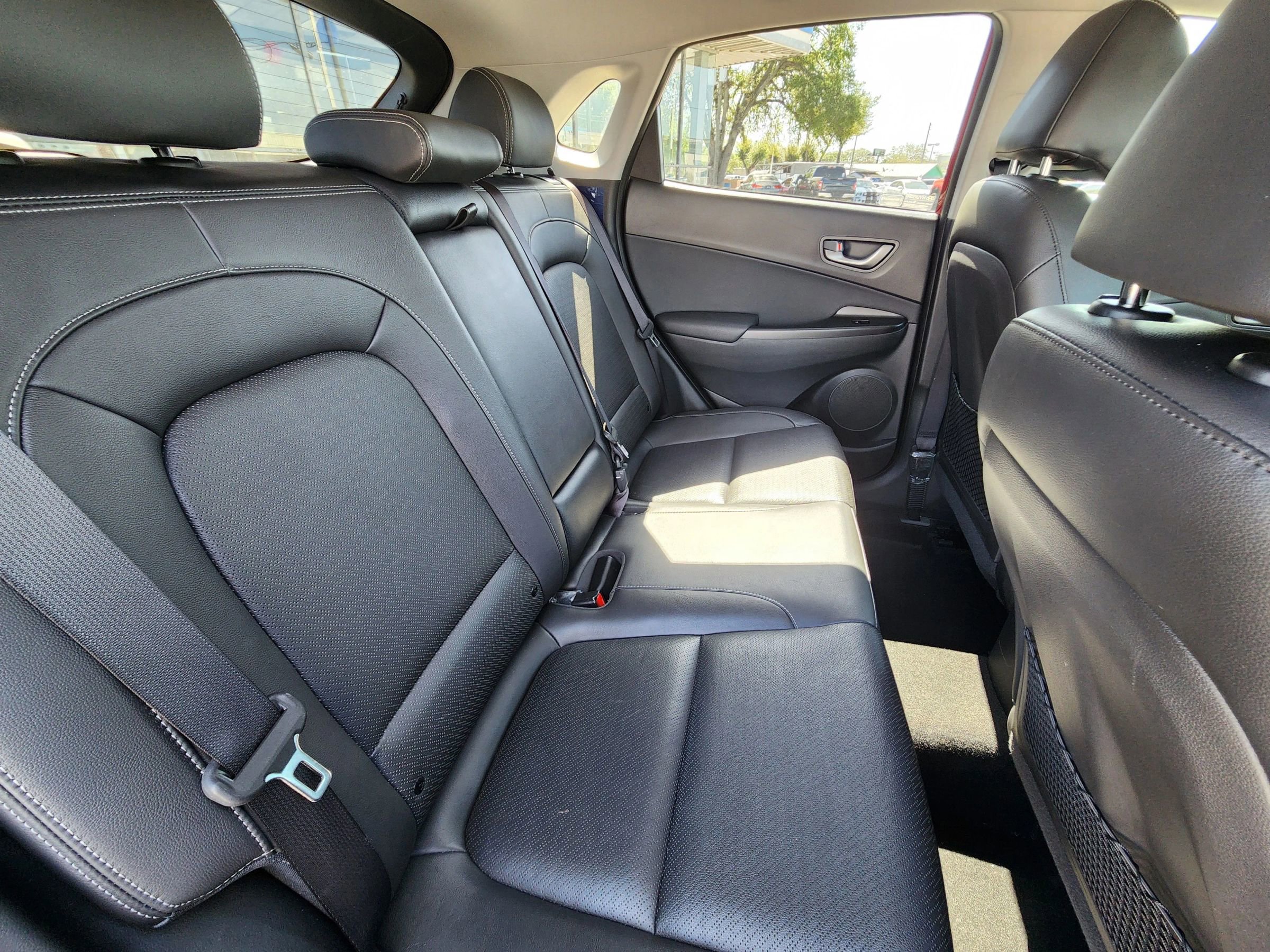 Used 2021 Hyundai Kona Ultimate FWD image 11