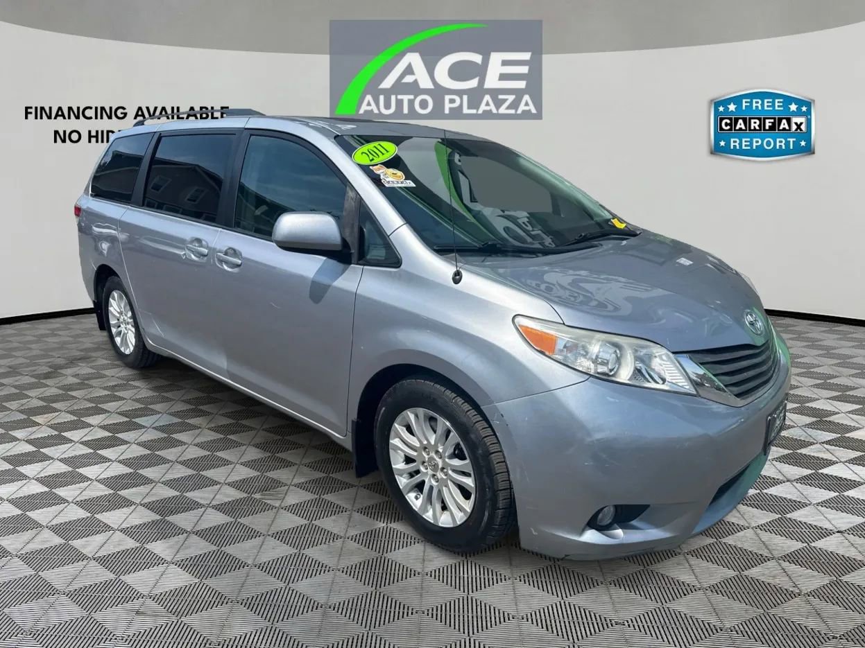 Used 2011 Toyota Sienna XLE FWD image 1