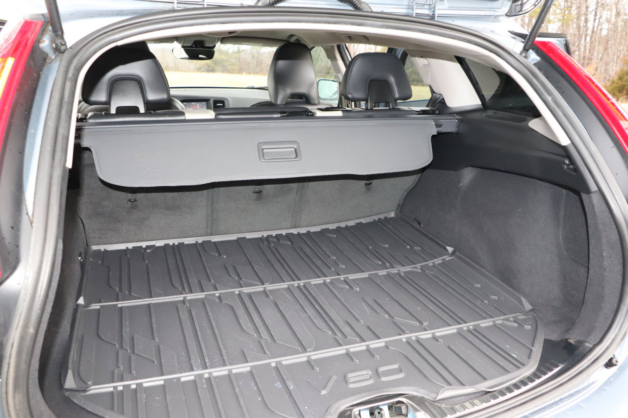 Used 2017 Volvo V60 T5 Cross Country w/ Climate Package image 6